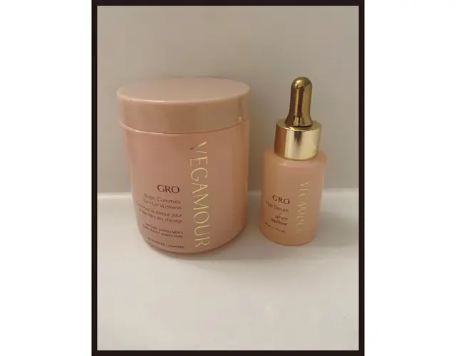 最近、髪がよく抜けるようになって（多分ストレス？か年齢？）。この「VEGAMOUR」は友だちにすすめられたのだけど、以来、新しい髪がたくさん生えてきている気が。実はこれ、アメリカで今とっても人気なの