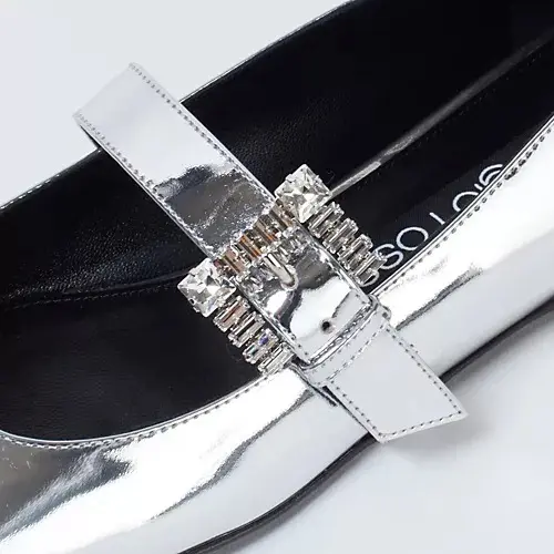 万能カーディガンや名品シューズ、最旬シルの画像_5