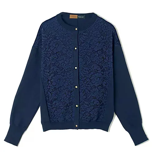 フロントにあしらったレースが華やか！　デイリーにも特別なお出かけにもマッチ