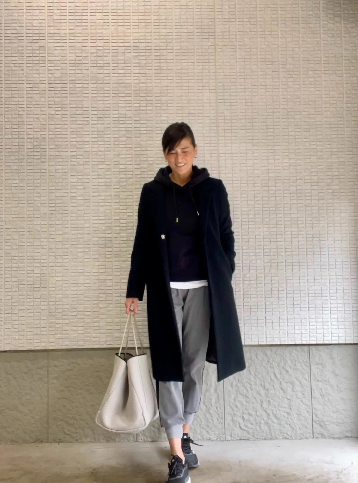 冬のスニーカーコーデの画像_2