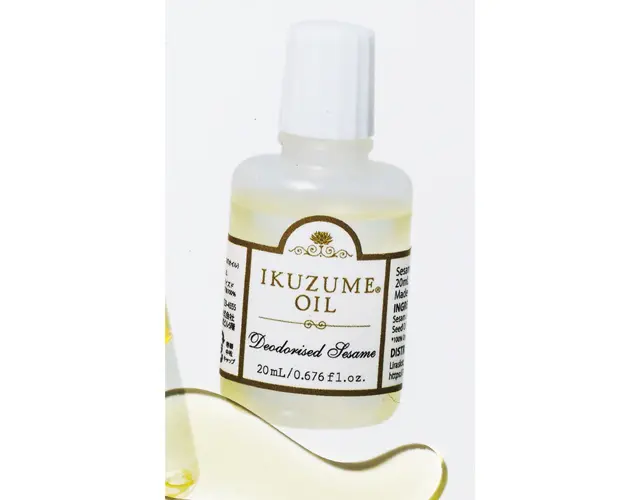 育爪オイル セサミユイール（デオドライズド 脱臭） 20ml ￥2,300／育爪ストア ラメリック自由が丘店