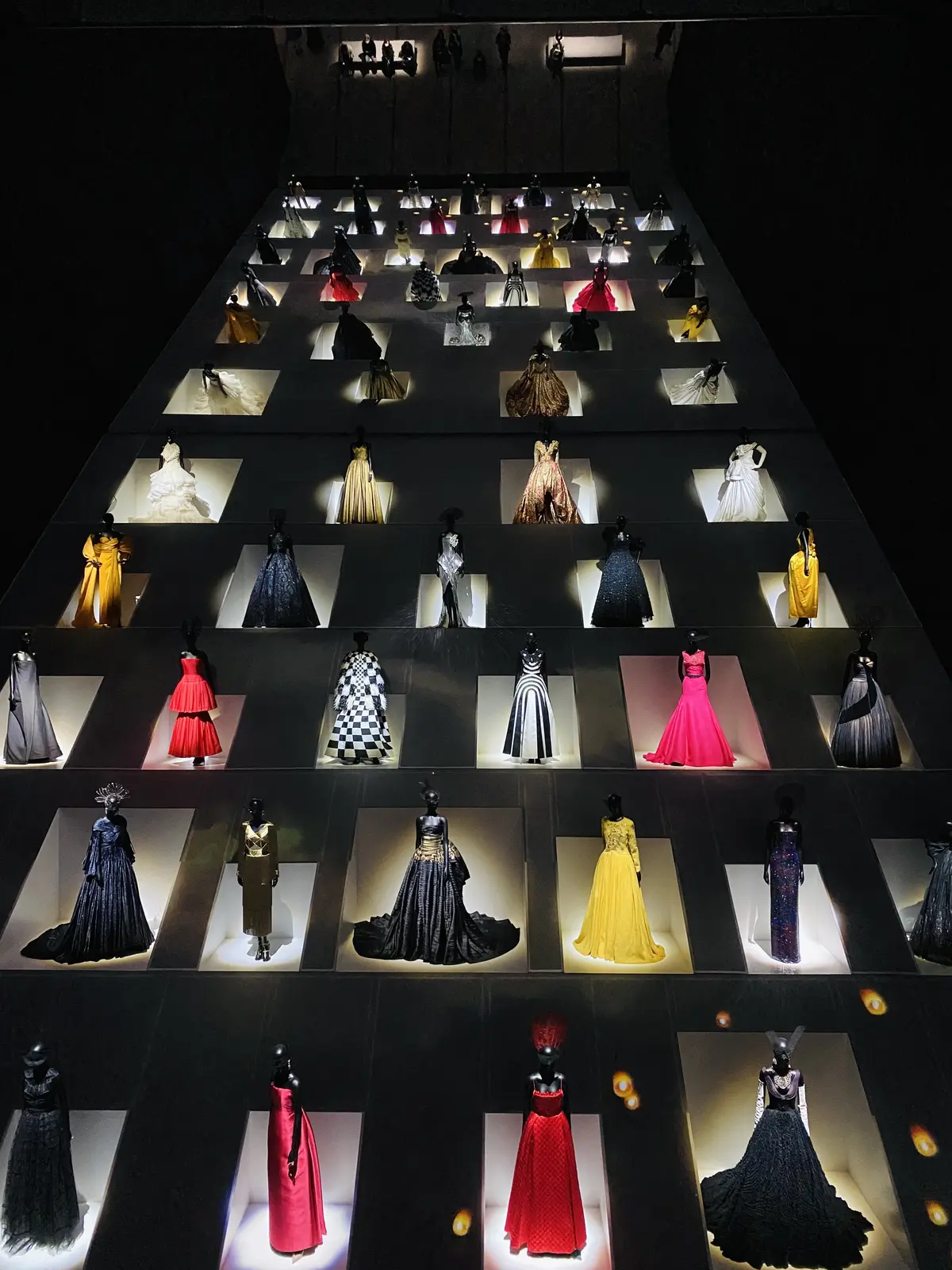 ディオール展「ディオールの夜会」①