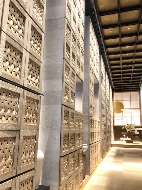 星のや東京　玄関中