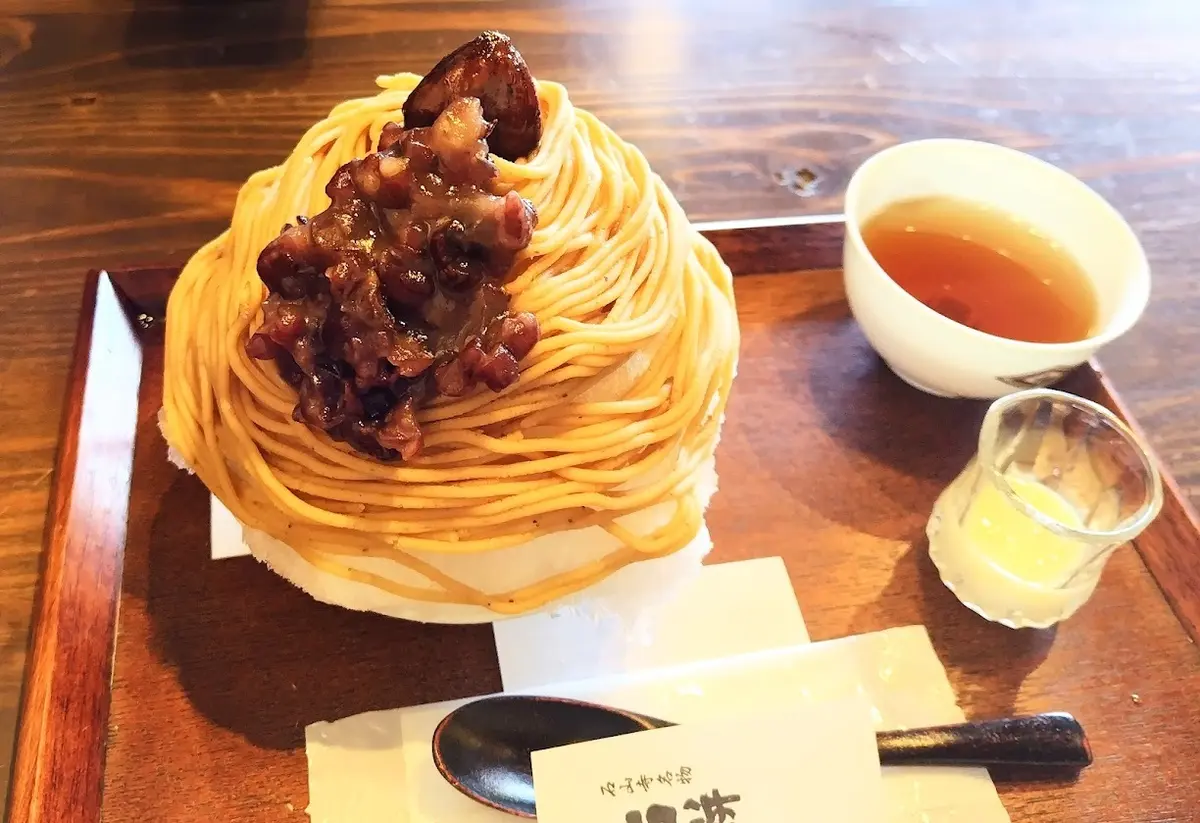 初秋限定　石餅かき氷栗　叶匠寿庵石山寺店