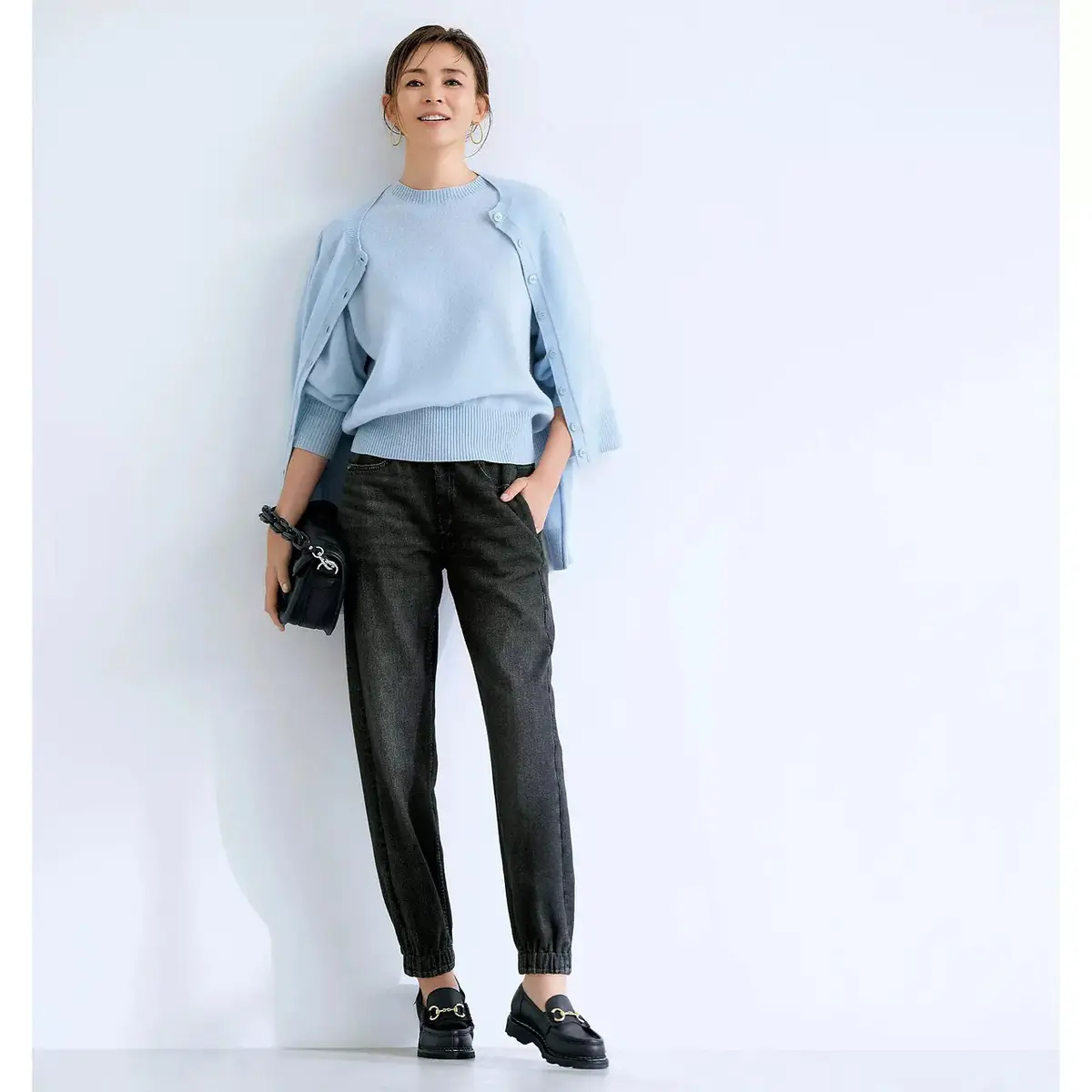 本物のデニムを再現した精巧なプリント技術に注目！