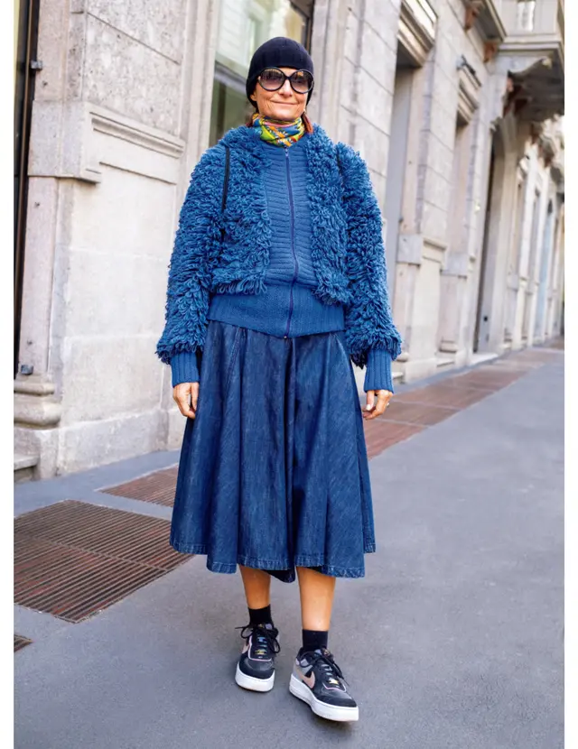 ミラノマダム アレッシアさんのデニムスカートコーデ