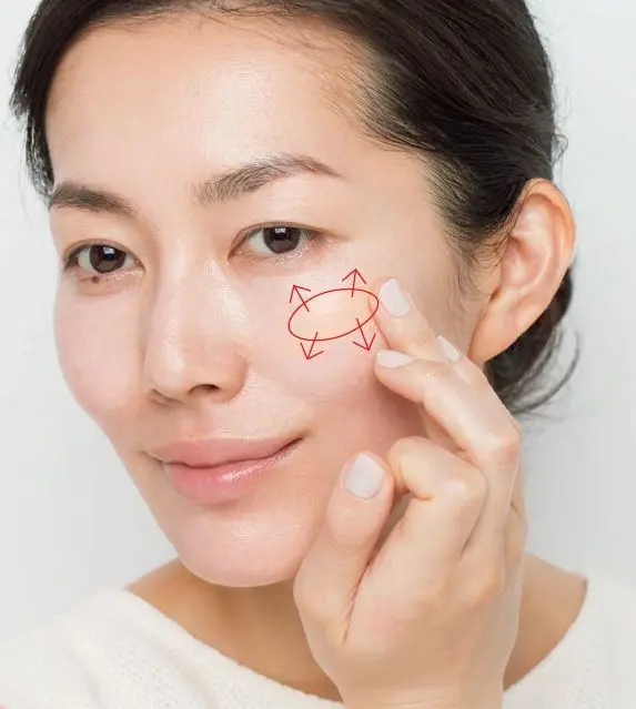 これを上下に薄くのばし広げ、フェイスラインはついていないくらいの薄さに