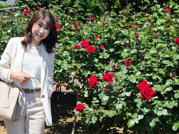 今が見ごろのバラ園と｢孤独のグルメ｣で人の画像_2