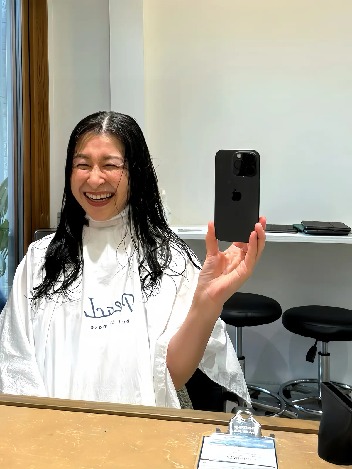 代官山ヘアサロン　代官山美容院　パール　50代ヘアスタイル　50代ミディアムヘア　カット前写真　50代ロングヘア　エクラ華組