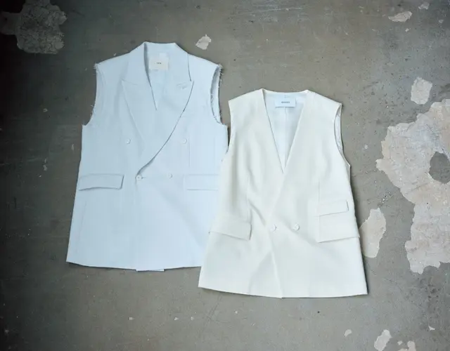 白のショートジレ