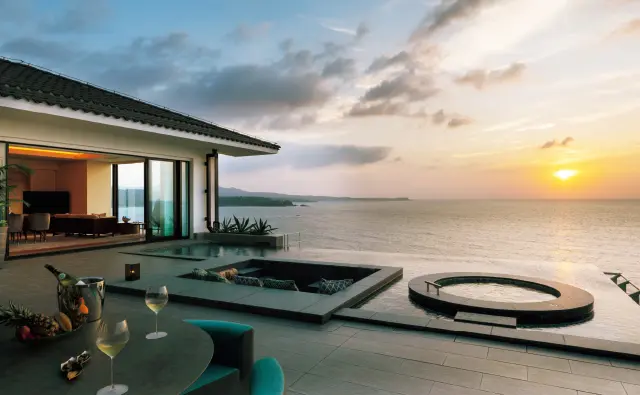 オーシャンビューでテラスつきハレクラニ沖縄