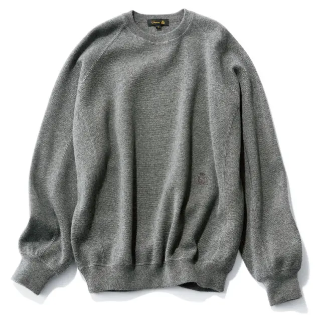 スウェット風ニット　ニット￥63, 000／ドゥロワー 六本木店（ドゥロワー）