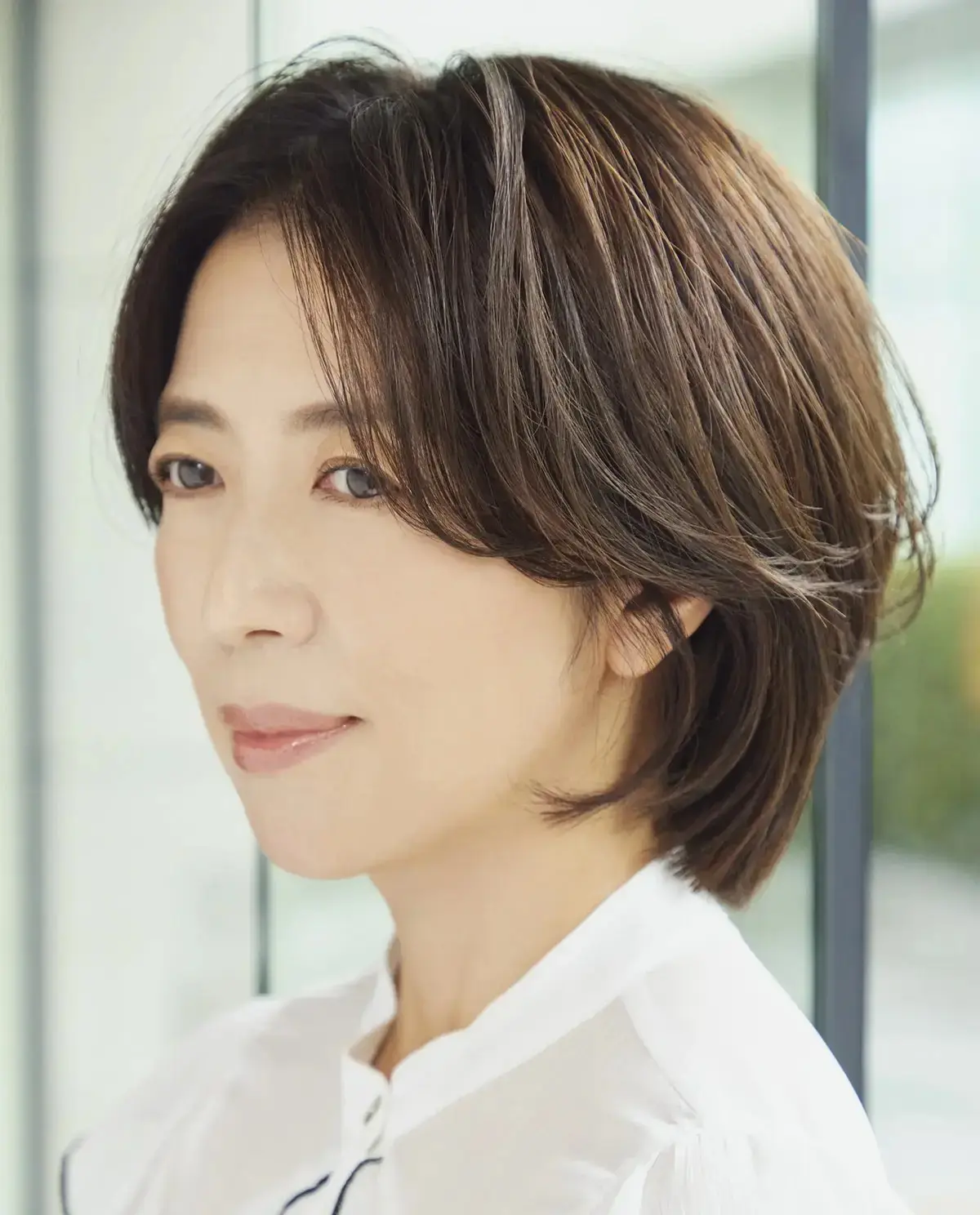 うねりも広がりも一気に解消！メリハリあるひし形ショートで美人印象アップ【50代・チームJマダムの劇的ヘアチェン成功例】