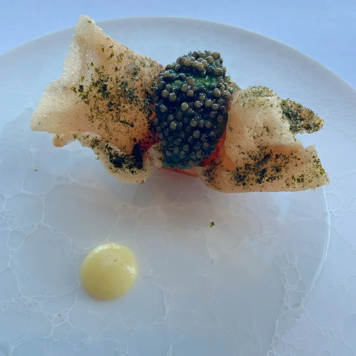 フレンチダイニング「アジュール フォーティーファイブ」の料理 ブルーオマールのラビオリとキャビア