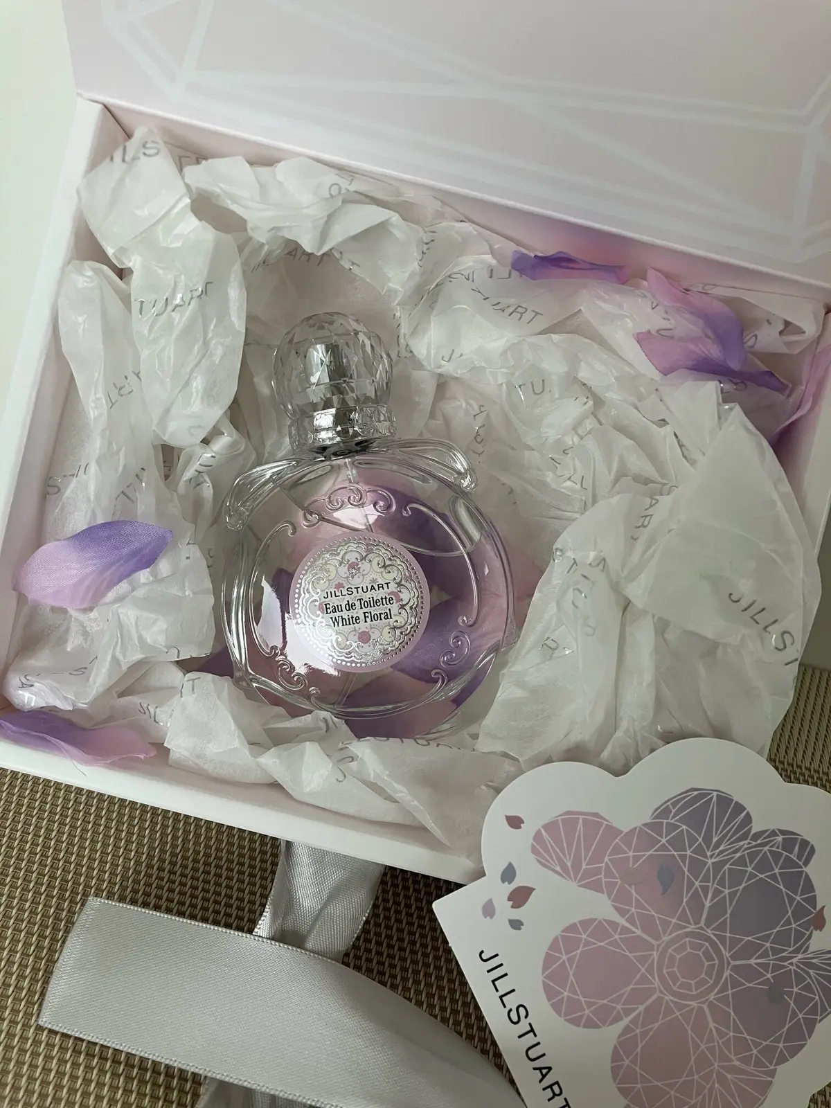 コスメデコルテ ルージュデコルテ　クリームグロウ　コンフォート デイミスト　セット＆プロテクト　リポソーム アドバンスト　リペアセラム＆トリートメント リキッドジルスチュアート　ホワイトフローラル　オードトワレ　jマダム コスメ　50代リップ　