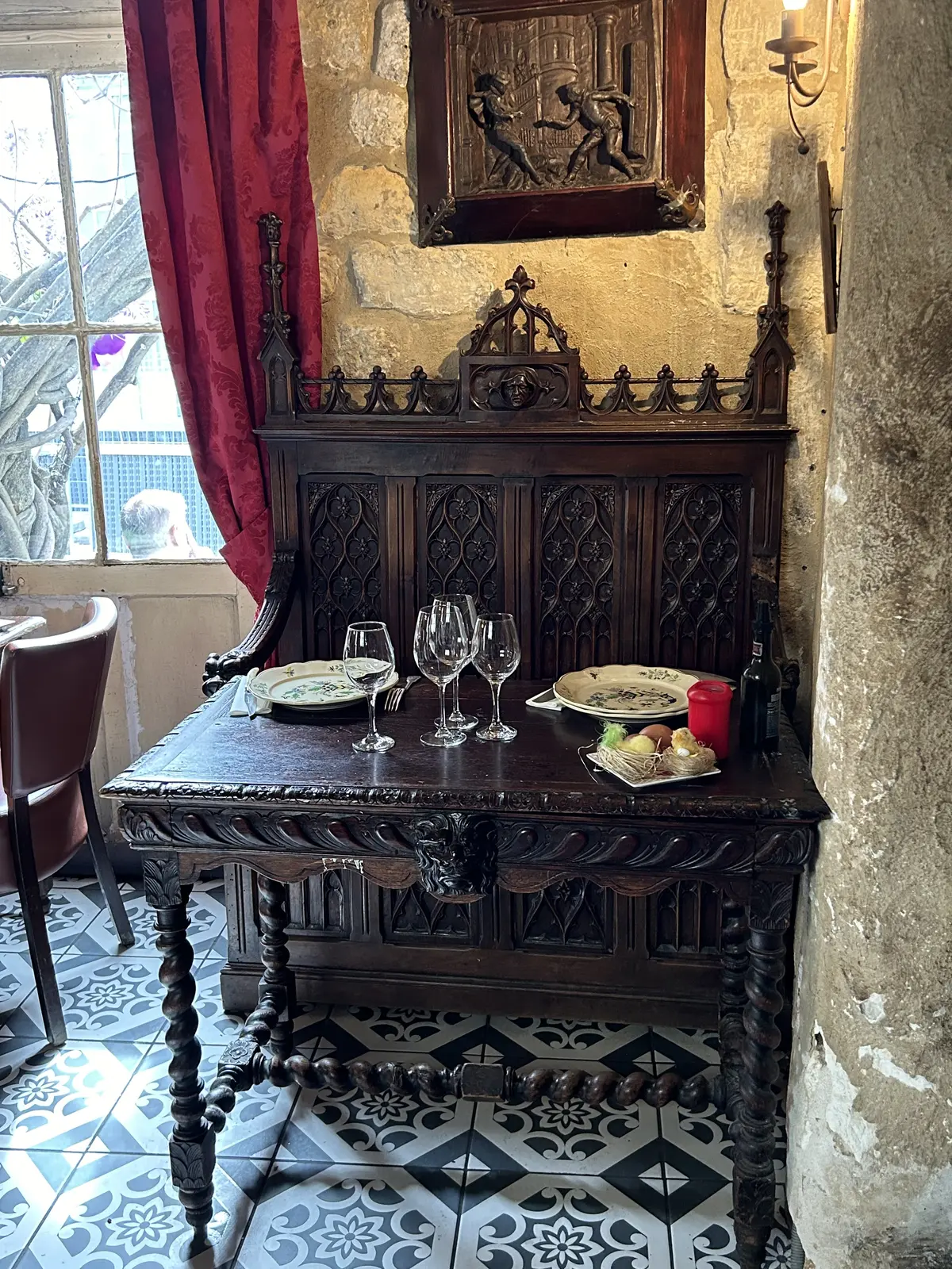 パリ　シテ島　レストラン「Au Vieux Paris d'Arcole」