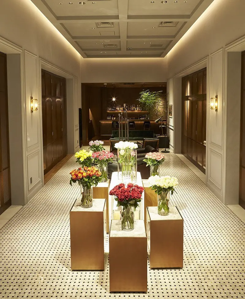 ポール・スチュアート青山本店のコリドー