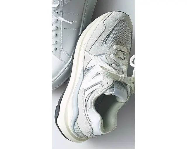 50代きれいめカジュアルが決まる！今、欲しい「こなれたスニーカー」