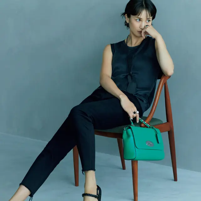 素材感にコントラストをつける黒田エイミ