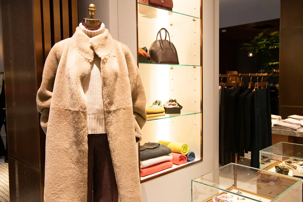 ポール・スチュアート青山本店のレディスウエア