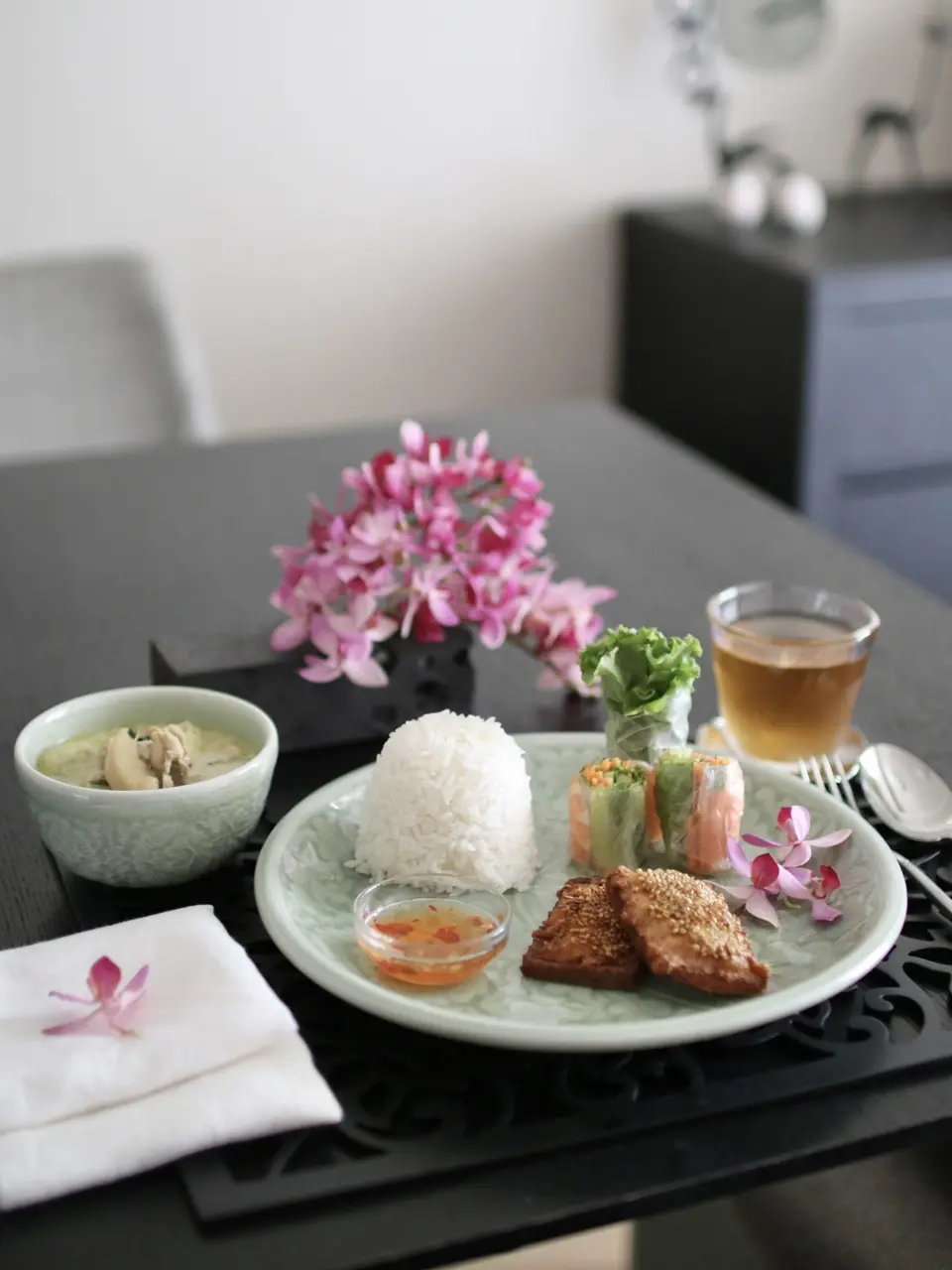 セラドン焼でタイ料理