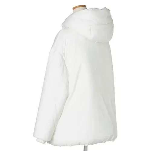 富岡佳子さんがまとう「HERNO」あったの画像_3