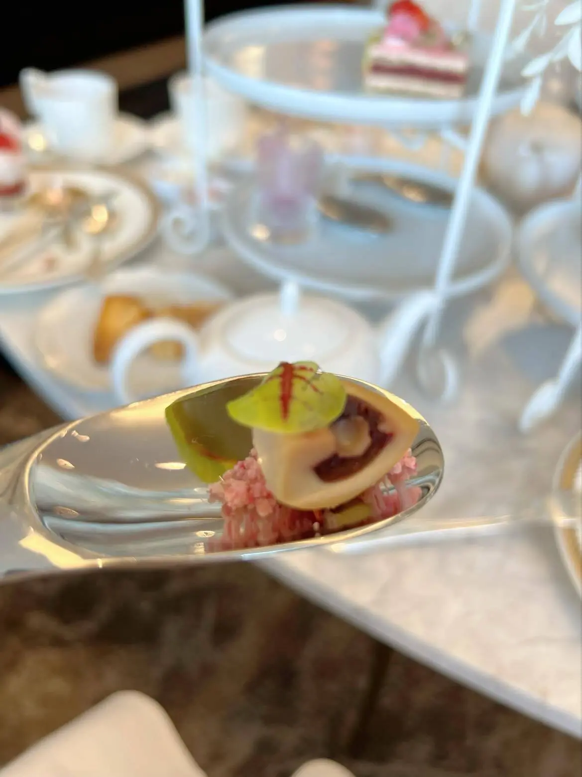 横浜✦関東のお伊勢さんで春風が舞うテラスの画像_7