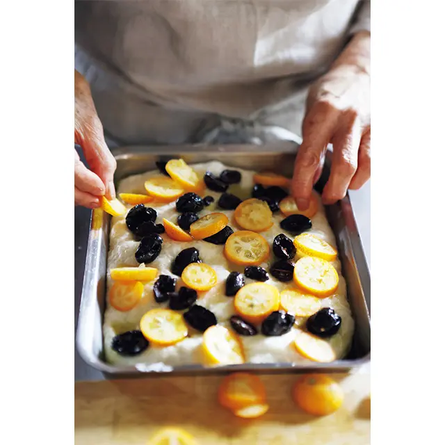 金柑と黒オリーブ のフォカッチャ