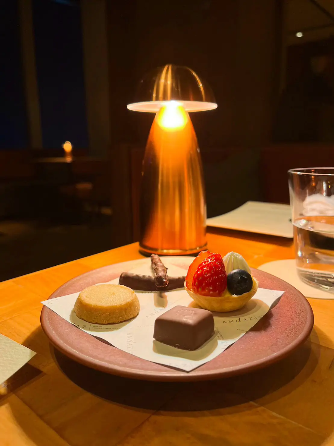 お着物を着てアンダーズ東京ホテルのワインの画像_13