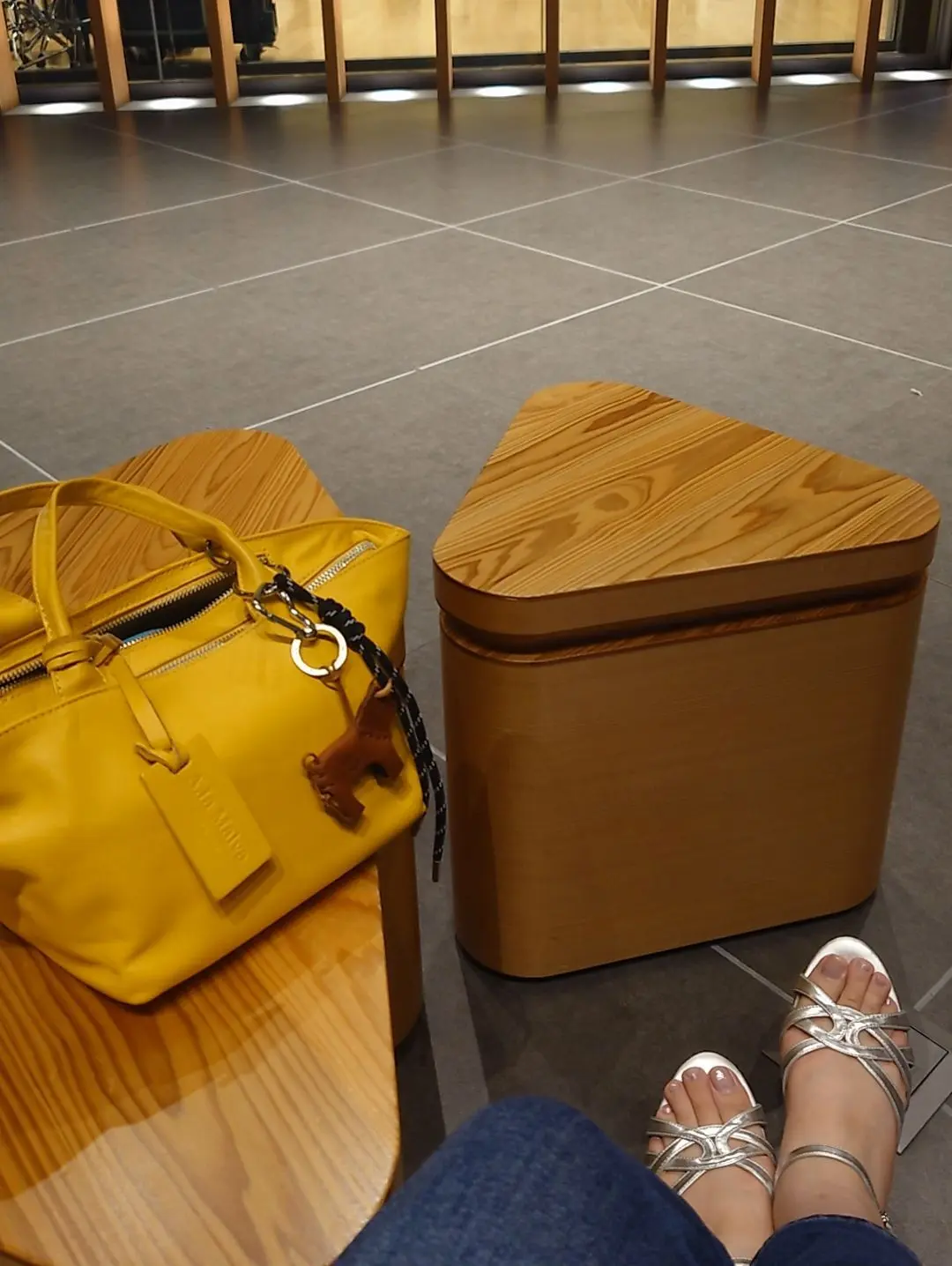 ミルハスにてバッグとサンダル