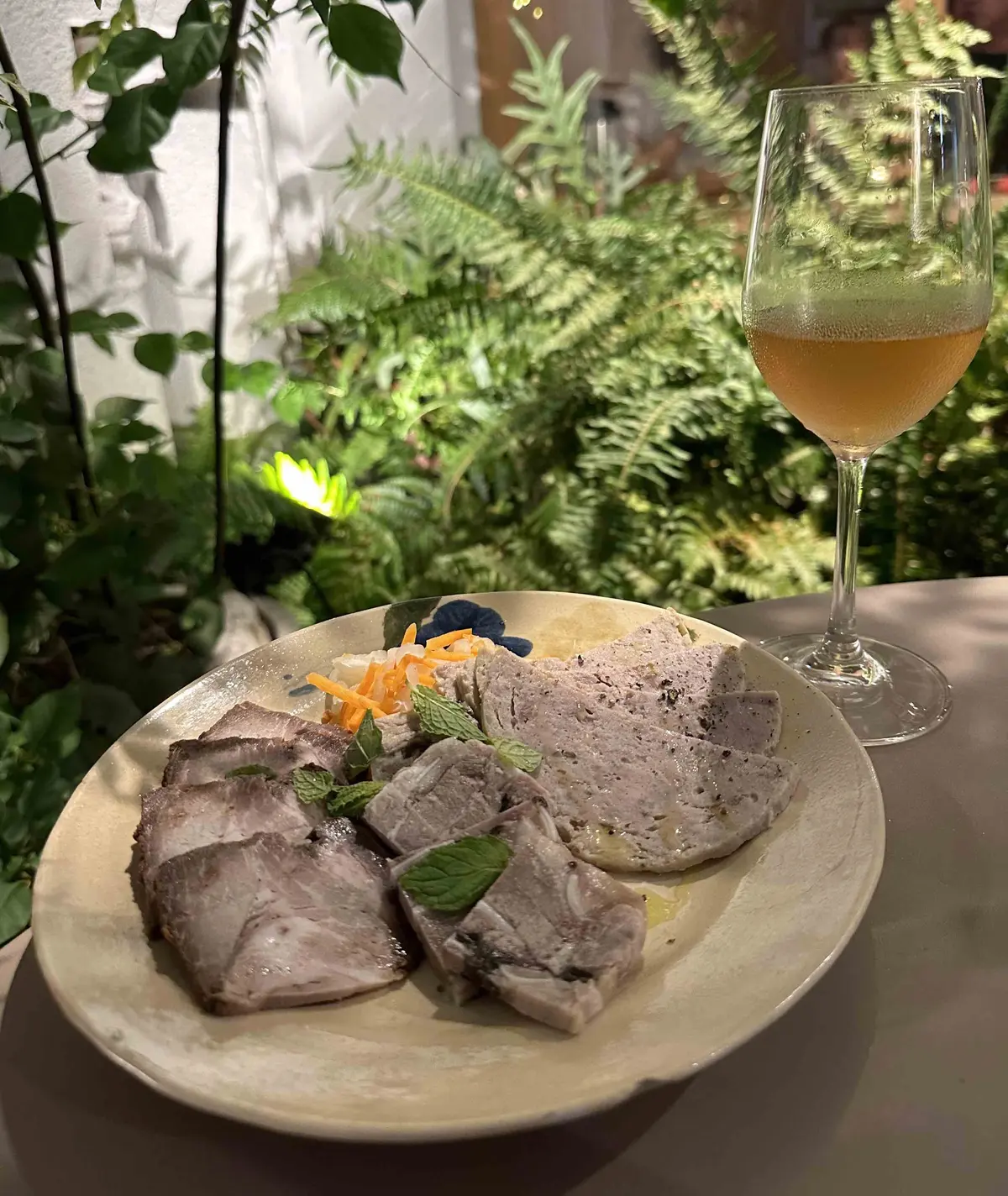 洗練ベージュのセットアップコーデで行くベの画像_8