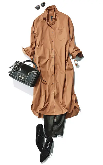 松井陽子さんコーディネート、マディソンブルーのレザーパンツ