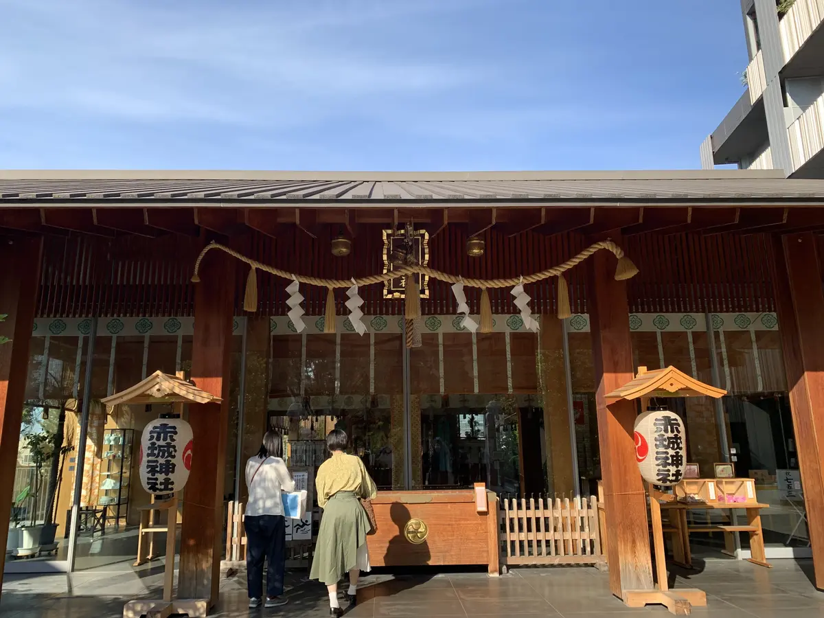 赤城神社のスタイリッシュな社殿