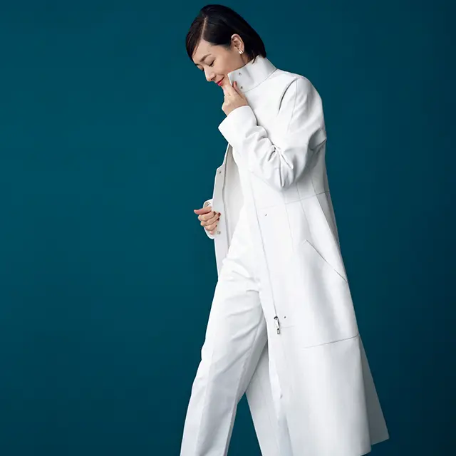 エレガンスを気負いなく。 極上の白をレイヤード