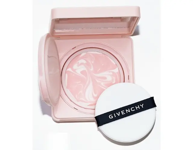 スキン P FTC コンパクト クリーム SPF15・PA+ ￥9,680／パルファム ジバンシイ［LVMHフレグランスブランズ］