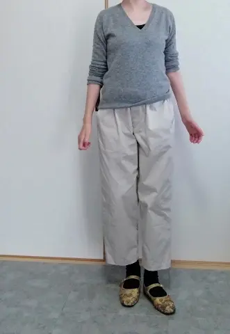 ミズイロインドのパンツ。ワイドすぎずタイト過ぎないデザインがいい感じです