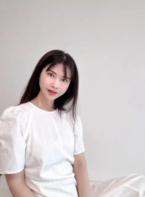 03恋紬（KOITSUOMUGI）と白いワンピース