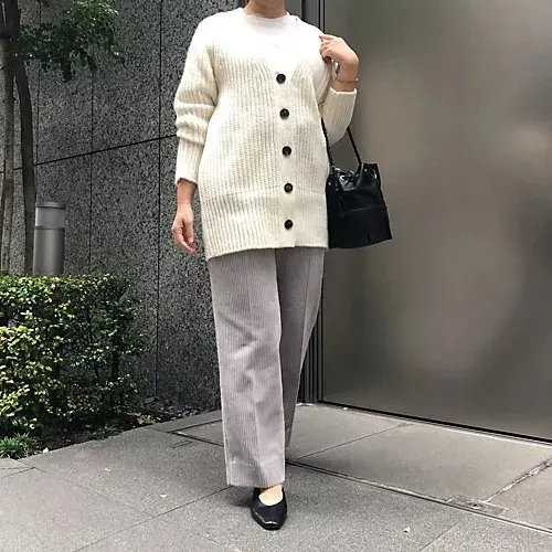 TICCA Vネックカーディガン