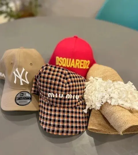 旅行では観光をしたり海に行ったりと外にいる機会が多いので、帽子やサングラスは欠かせません