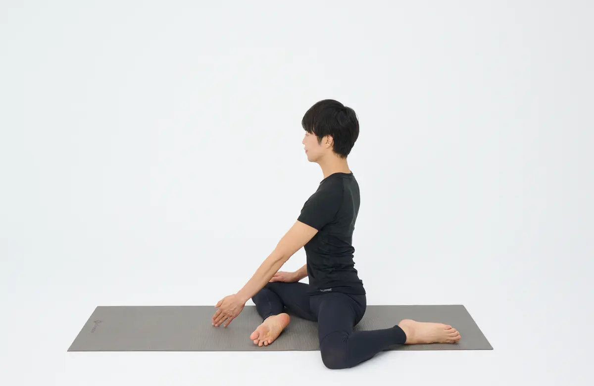 OurAge×Webエクラ　背骨ひねり状態倒し_03