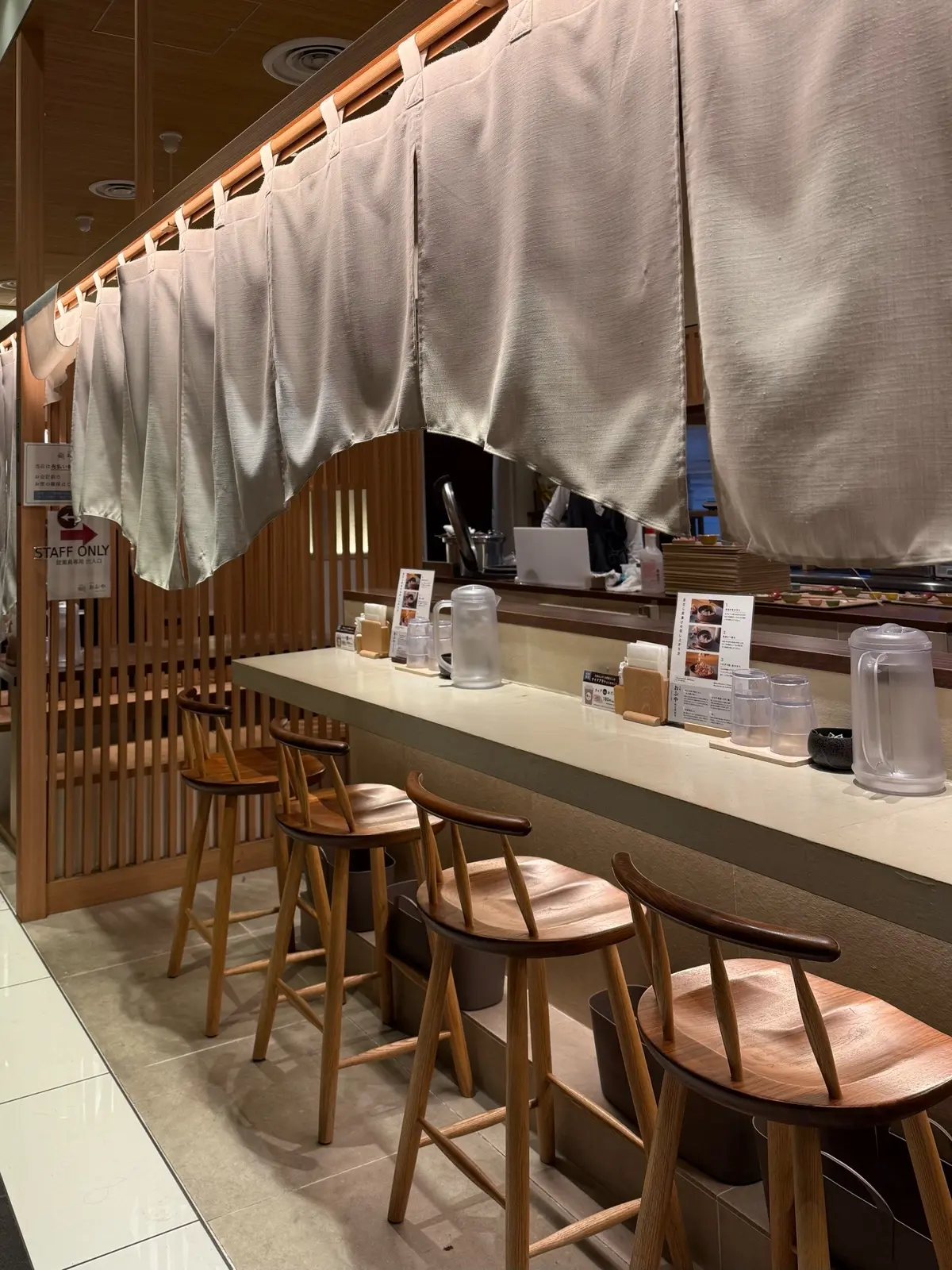 京都駅　出汁茶漬けおぶや　店内写真