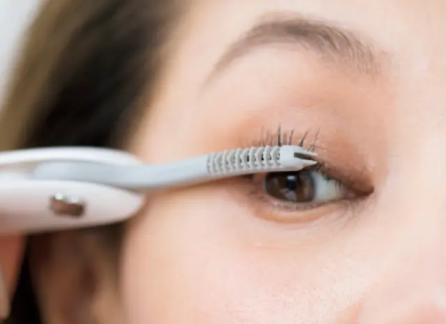 ビューラー→リフトマスカラ→ホットアイラッシュカーラーの3ステップ