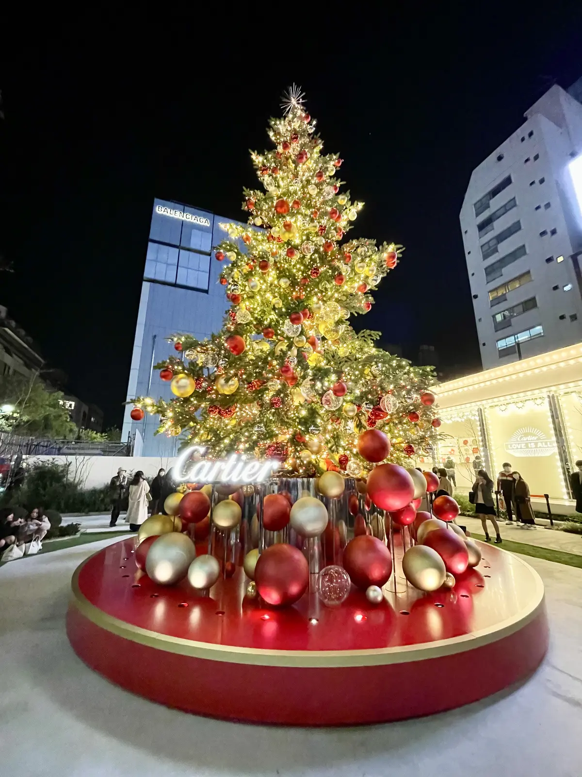 表参道。並木道。クリスマス。イルミネーション。クリスマスイルミネーション。夜。綺麗。クリスマスツリー。巨大ツリー。カルティエ。Cartier