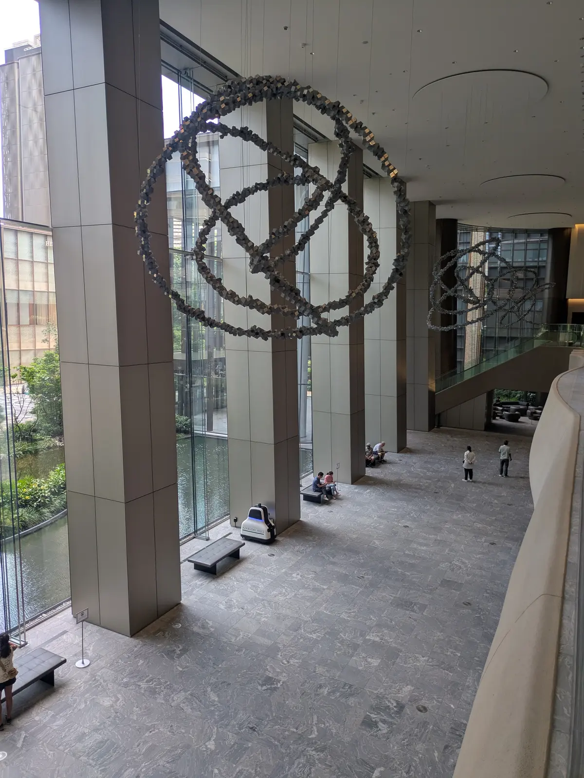 カジュアルを格上げ！レアな柄の【LEONの画像_12