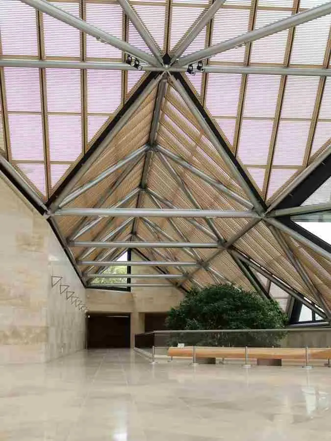 ミホミュージアム　現代の桃源郷　自然と建物と美術品