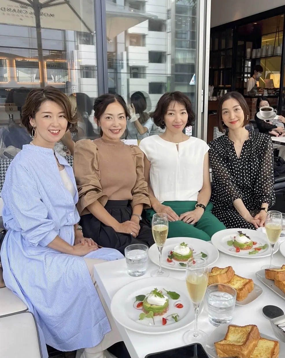 ショートボブ＆水玉で華組銀座ランチ♩の画像_3