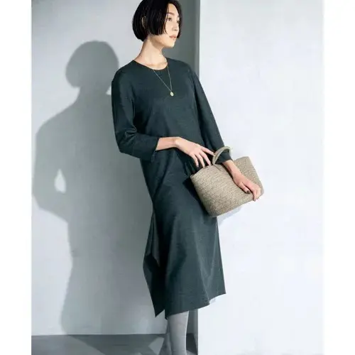 森慶子×THIRD MAGAZINE ウールジャージーアシンメトリーヘムワンピース ￥41,800