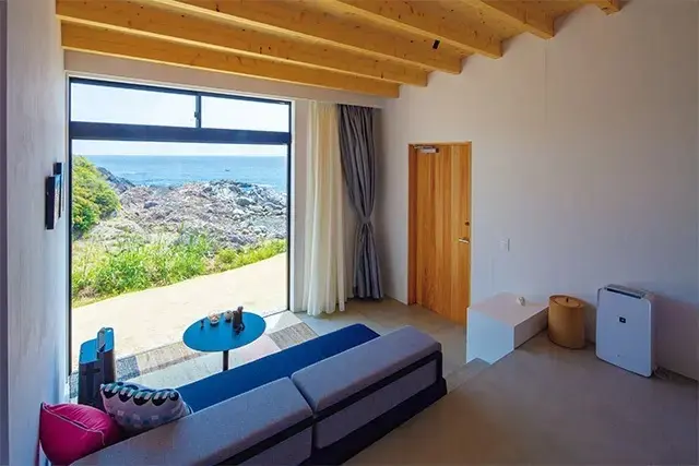 太平洋を見晴らす海岸沿いに立地。海と空の絶景を満喫できる