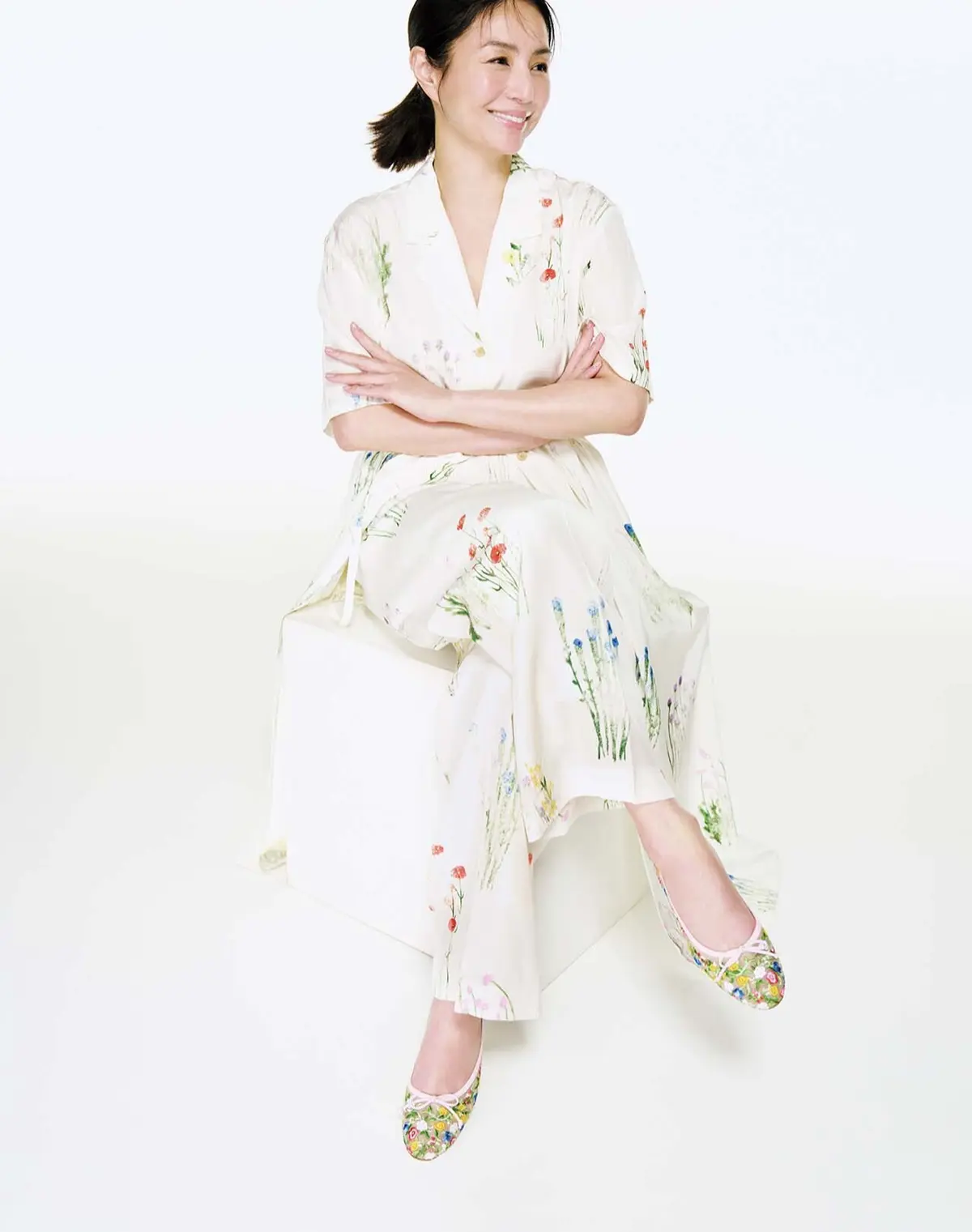 マノロ ブラニクのバレエシューズの井川遥さん