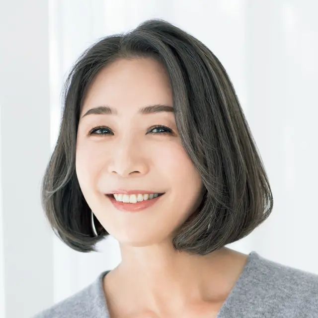 白髪カバーと立体感を両立するヘアカラーを使ったボブヘアスタイル【50代髪型・ヘアスタイル】